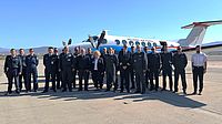 Griechische Air Force und Aerodata-Team bei der Übergabezeremonie auf dem Luftwaffenstützpunkt Elefsina.